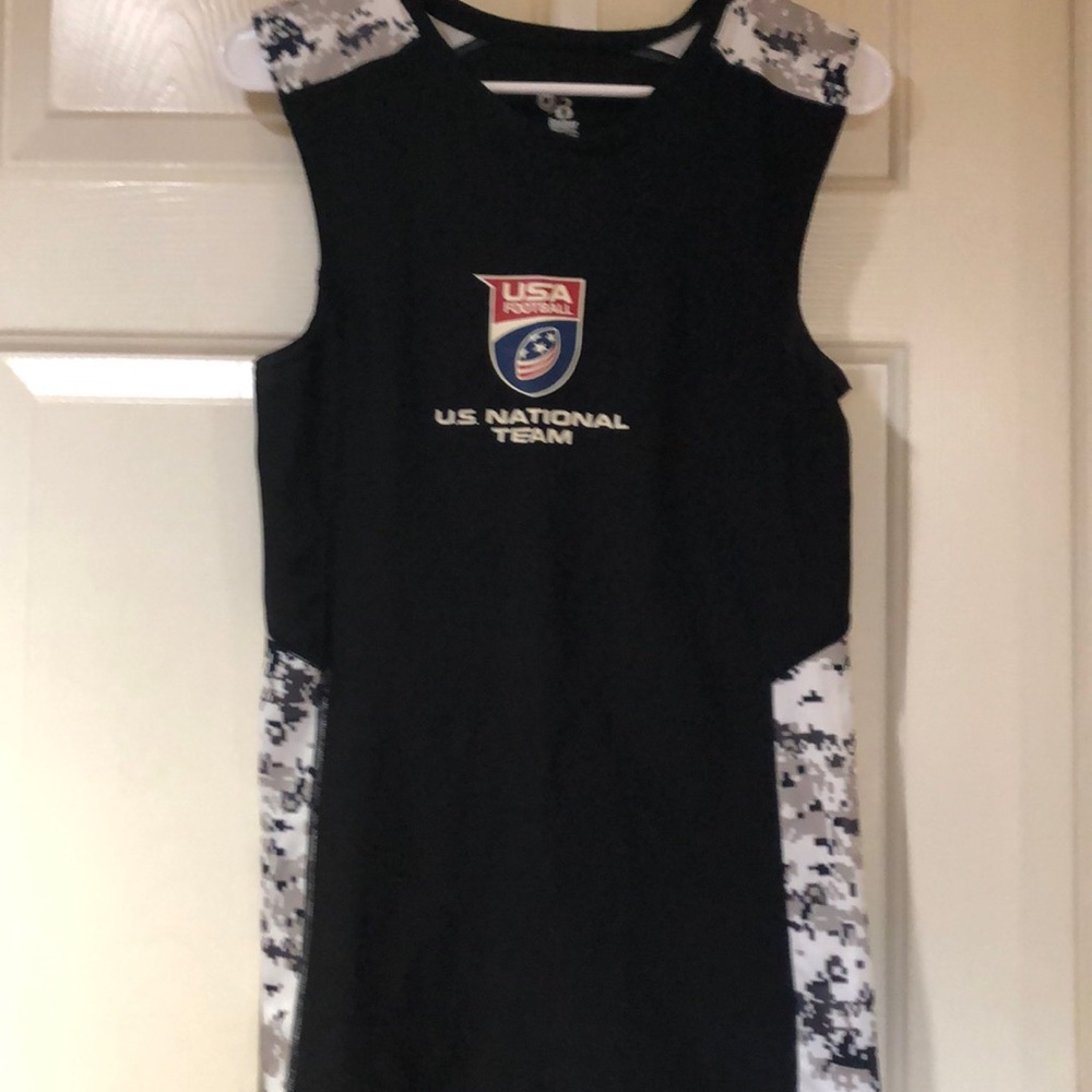 USA sleeveless size medium